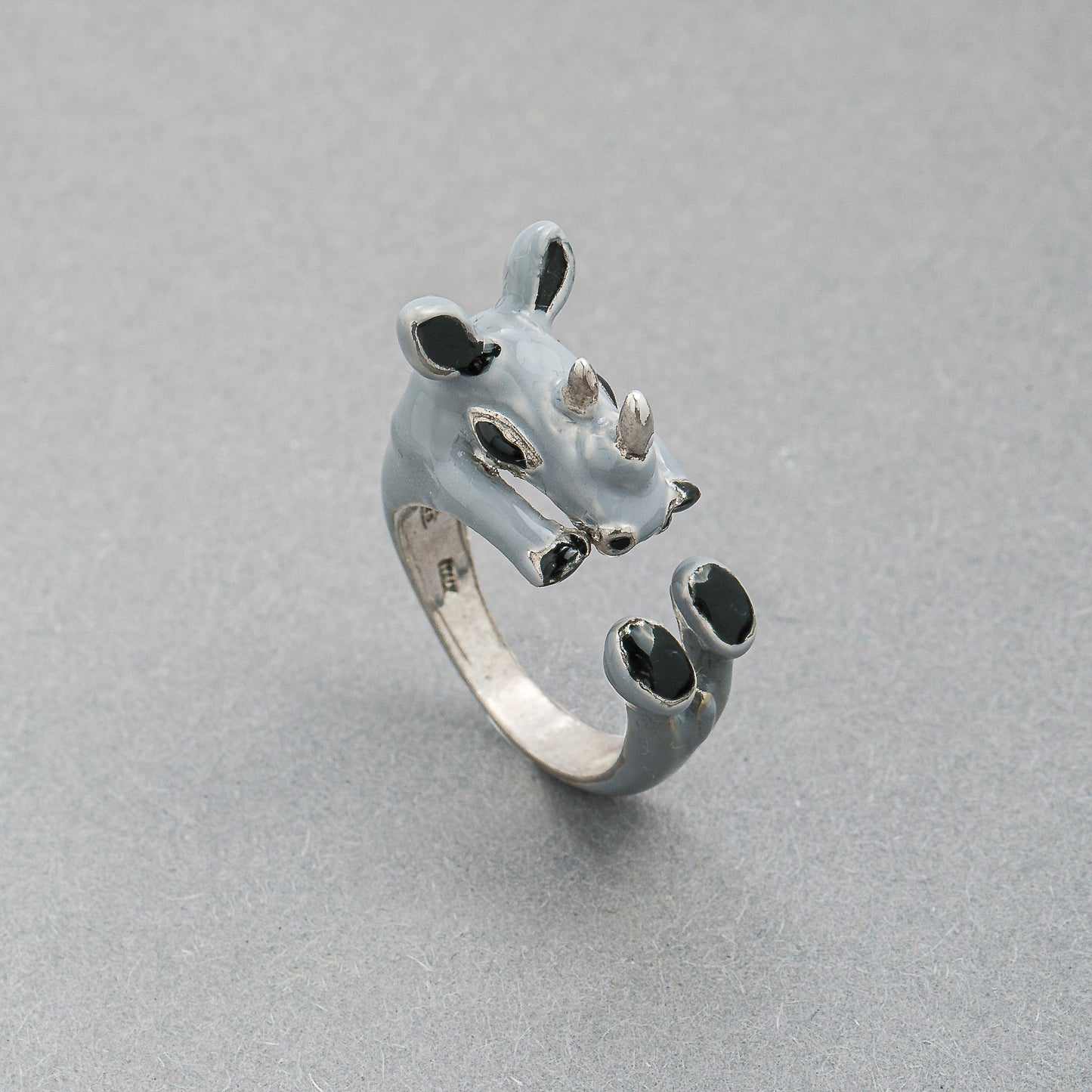 925 silver rhinoceros ring hug