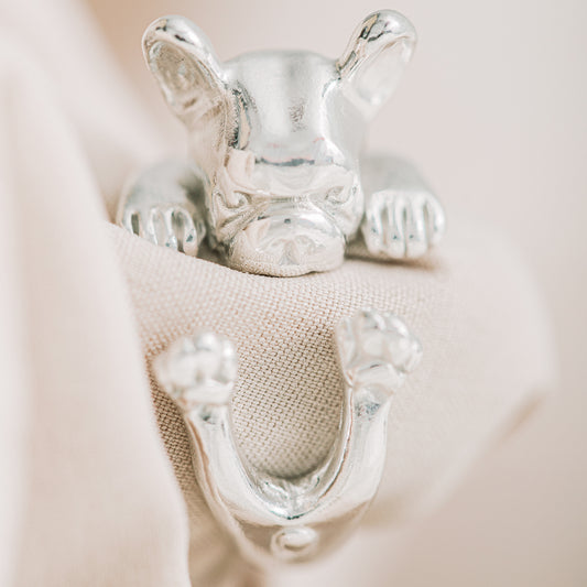 Bulldog francese ring- argento scolpito - - dog lover - - amante dei cani - smaltato - My Silver pet ring dog hug : french bull dog