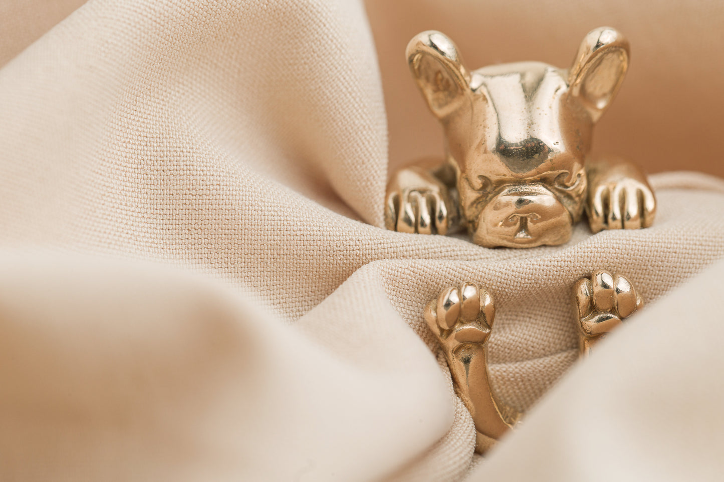 Bulldog francese ring- argento scolpito - - dog lover - - amante dei cani - smaltato - My Silver pet ring dog hug : french bull dog